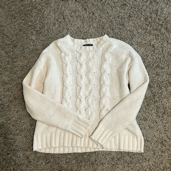 Cream sweater - Picture 1 of 2